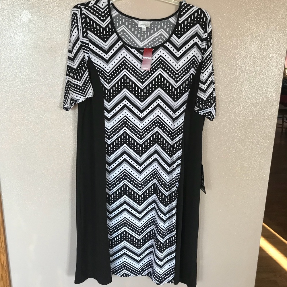 Plus Size: Mid length dress